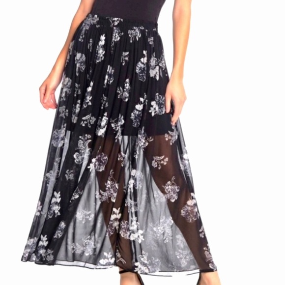 Free people Lydia skirt. Black and white floral with black solid under skirt. - Picture 5 of 10